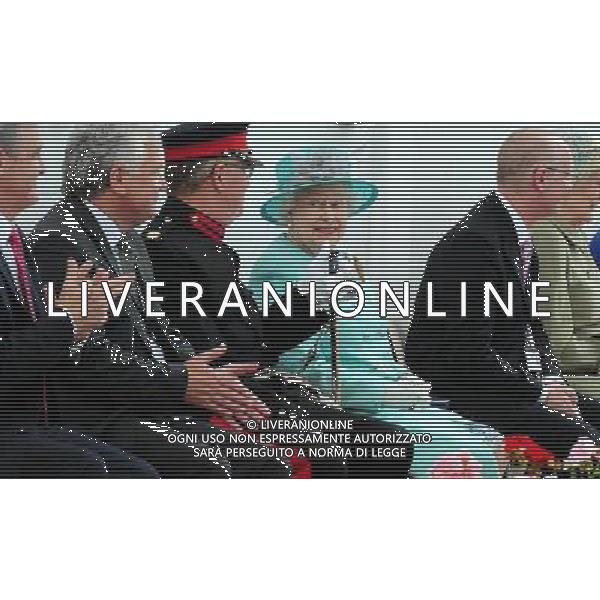 Queen Elizabeth II during a visit to the Olympic Swimming Pool, Corby on the latest leg of the Diamond Jubilee tour. /PHOTOSHOT/AG ALDO LIVERANI SAS - ITALY ONLY - *** Local Caption *** .