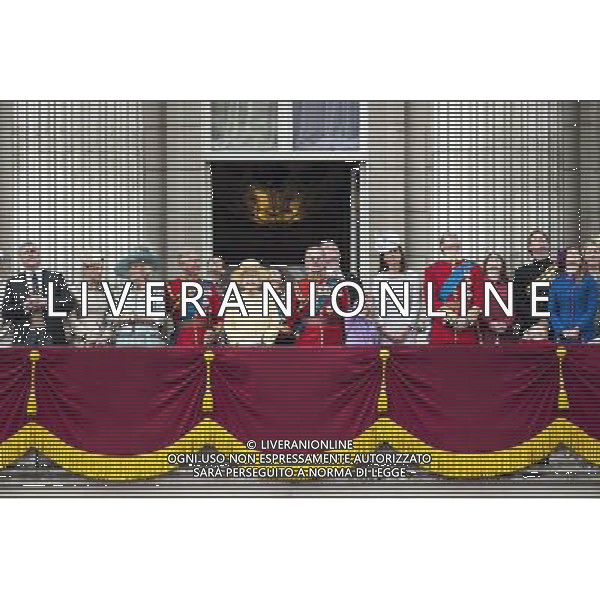 HRH Queen Elisabeth the 2nd ,Prince Philip, The Duke of Edinburgh \' members of the royal family greet the crowds from the balcony of Buckingham Palace Since 1748 Trooping the Colour has also marked the official birthday of the British sovereign. It is held in London annually on a Saturday in June on Horse Guards Parade next to St. James\'s Park, and coincides with the publication of the Birthday Honours List. Among the audience are the Royal Family, invited guests, ticketholders and the general public. The colourful ceremony is also known as \'The Queen\'s Birthday Parade\', though the official birthday for the Queen is on the 21st of June ©photoshot/Agenzia Aldo Liverani Sas - ITALY ONLY - REALI INGLESI: La regina Elisabetta II e famiglia reale ha festeggiato il suo compleanno ufficiale, passando in rassegna le truppe e le Guardie dei suoi reggimenti nel centro di Londra, Gran Bretagna, 16 giugno 2012