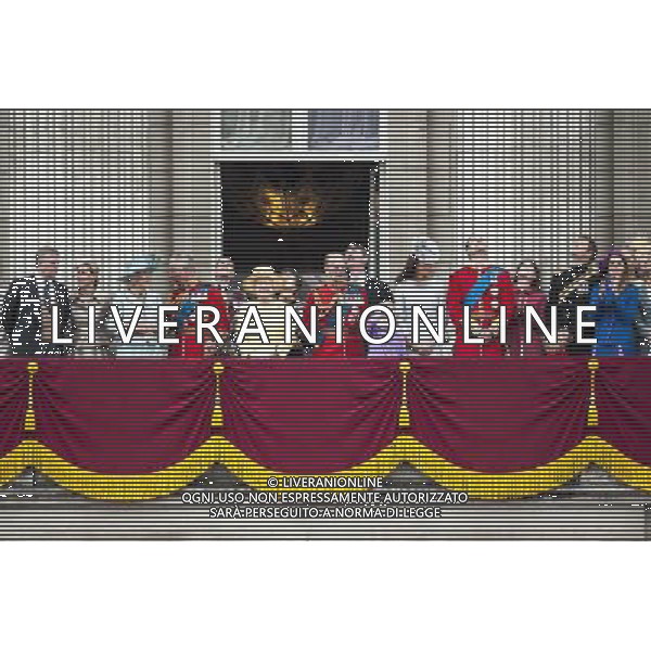HRH Queen Elisabeth the 2nd ,Prince Philip, The Duke of Edinburgh \' members of the royal family greet the crowds from the balcony of Buckingham Palace Since 1748 Trooping the Colour has also marked the official birthday of the British sovereign. It is held in London annually on a Saturday in June on Horse Guards Parade next to St. James\'s Park, and coincides with the publication of the Birthday Honours List. Among the audience are the Royal Family, invited guests, ticketholders and the general public. The colourful ceremony is also known as \'The Queen\'s Birthday Parade\', though the official birthday for the Queen is on the 21st of June ©photoshot/Agenzia Aldo Liverani Sas - ITALY ONLY - REALI INGLESI: La regina Elisabetta II e famiglia reale ha festeggiato il suo compleanno ufficiale, passando in rassegna le truppe e le Guardie dei suoi reggimenti nel centro di Londra, Gran Bretagna, 16 giugno 2012