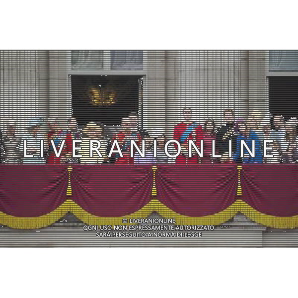 HRH Queen Elisabeth the 2nd ,Prince Philip, The Duke of Edinburgh \' members of the royal family greet the crowds from the balcony of Buckingham Palace Since 1748 Trooping the Colour has also marked the official birthday of the British sovereign. It is held in London annually on a Saturday in June on Horse Guards Parade next to St. James\'s Park, and coincides with the publication of the Birthday Honours List. Among the audience are the Royal Family, invited guests, ticketholders and the general public. The colourful ceremony is also known as \'The Queen\'s Birthday Parade\', though the official birthday for the Queen is on the 21st of June ©photoshot/Agenzia Aldo Liverani Sas - ITALY ONLY - REALI INGLESI: La regina Elisabetta II e famiglia reale ha festeggiato il suo compleanno ufficiale, passando in rassegna le truppe e le Guardie dei suoi reggimenti nel centro di Londra, Gran Bretagna, 16 giugno 2012