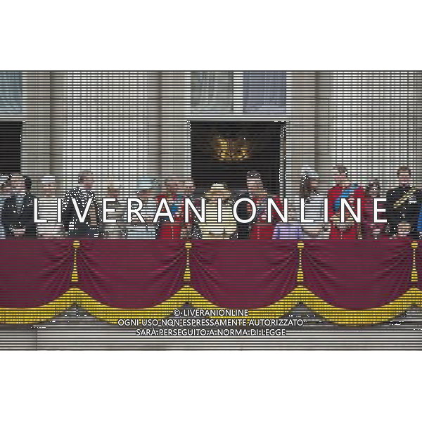 HRH Queen Elisabeth the 2nd ,Prince Philip, The Duke of Edinburgh \' members of the royal family greet the crowds from the balcony of Buckingham Palace Since 1748 Trooping the Colour has also marked the official birthday of the British sovereign. It is held in London annually on a Saturday in June on Horse Guards Parade next to St. James\'s Park, and coincides with the publication of the Birthday Honours List. Among the audience are the Royal Family, invited guests, ticketholders and the general public. The colourful ceremony is also known as \'The Queen\'s Birthday Parade\', though the official birthday for the Queen is on the 21st of June ©photoshot/Agenzia Aldo Liverani Sas - ITALY ONLY - REALI INGLESI: La regina Elisabetta II e famiglia reale ha festeggiato il suo compleanno ufficiale, passando in rassegna le truppe e le Guardie dei suoi reggimenti nel centro di Londra, Gran Bretagna, 16 giugno 2012