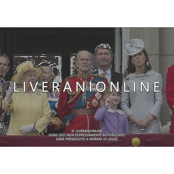 Trooping The Colour . Members of The Royal Family stand on the balcony of Buckingham Palace . The Queen Prince Phillip and Lady Loiuse and Duchess of Cambridge watch the fly pass ©photoshot/Agenzia Aldo Liverani Sas - ITALY ONLY - REALI INGLESI: La regina Elisabetta II e famiglia reale ha festeggiato il suo compleanno ufficiale, passando in rassegna le truppe e le Guardie dei suoi reggimenti nel centro di Londra, Gran Bretagna, 16 giugno 2012