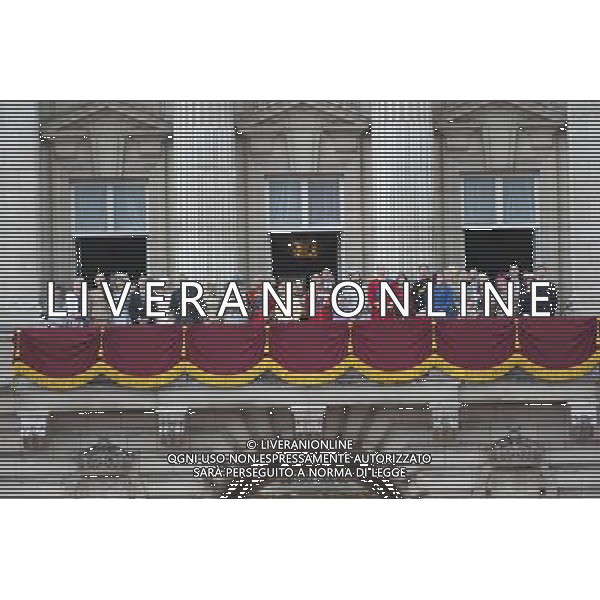 Trooping The Colour . Members of The Royal Family stand on the balcony of Buckingham Palace . ©photoshot/Agenzia Aldo Liverani Sas - ITALY ONLY - REALI INGLESI: La regina Elisabetta II e famiglia reale ha festeggiato il suo compleanno ufficiale, passando in rassegna le truppe e le Guardie dei suoi reggimenti nel centro di Londra, Gran Bretagna, 16 giugno 2012
