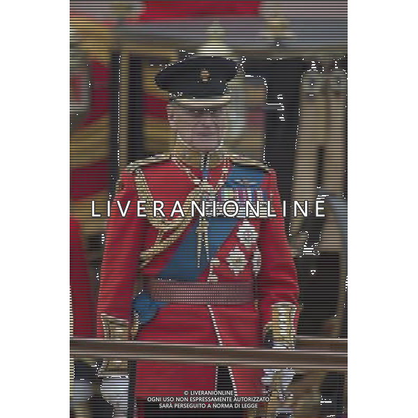 Trooping The Colour . Members of The Royal Family stand on the balcony of Buckingham Palace Prince Phillip watching the parade ©photoshot/Agenzia Aldo Liverani Sas - ITALY ONLY - REALI INGLESI: La regina Elisabetta II e famiglia reale ha festeggiato il suo compleanno ufficiale, passando in rassegna le truppe e le Guardie dei suoi reggimenti nel centro di Londra, Gran Bretagna, 16 giugno 2012