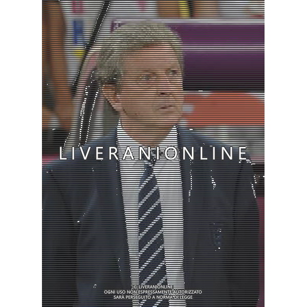 (120620) -- DONETSK, June 20, 2012 () -- Roy Hodgson of England reacts before the Group D 3rd round match against Ukraine at the Euro 2012 football championships in Donetsk, Ukraine, June 19, 2012. England won 1-0. (/Li Yong) (kh) ©PHOTOSHOT/ALDO LIVERANI SAS - ITALY ONLY -
