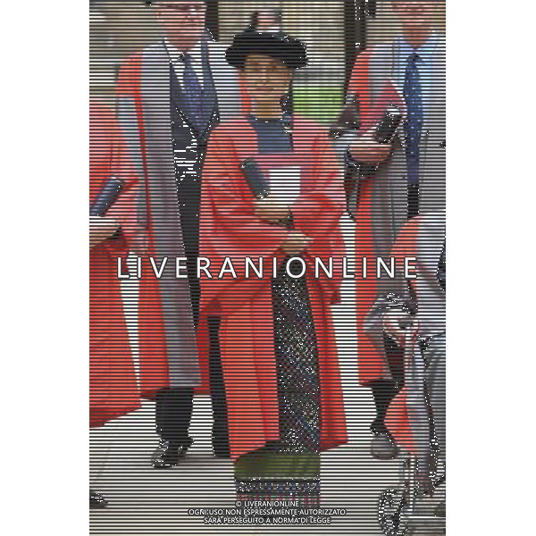 Aung San Suu Kyi receives her honorary degree along with seven other distinguished figures at the Encaenia ceremony in the Sheldonian Theatre, Oxford. 20th June 2012 /PHOTOSHOT/AG ALDO LIVERANI SAS - ITALY ONLY -
