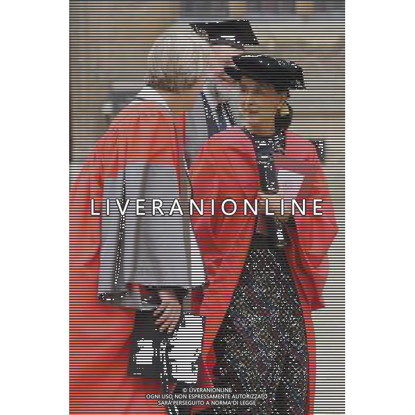 Aung San Suu Kyi receives her honorary degree along with seven other distinguished figures at the Encaenia ceremony in the Sheldonian Theatre, Oxford. 20th June 2012 /PHOTOSHOT/AG ALDO LIVERANI SAS - ITALY ONLY -