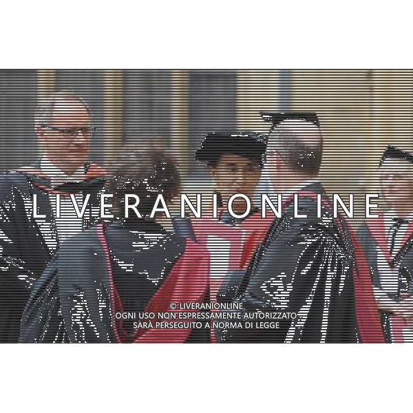 Aung San Suu Kyi receives her honorary degree along with seven other distinguished figures at the Encaenia ceremony in the Sheldonian Theatre, Oxford. 20th June 2012 /PHOTOSHOT/AG ALDO LIVERANI SAS - ITALY ONLY -