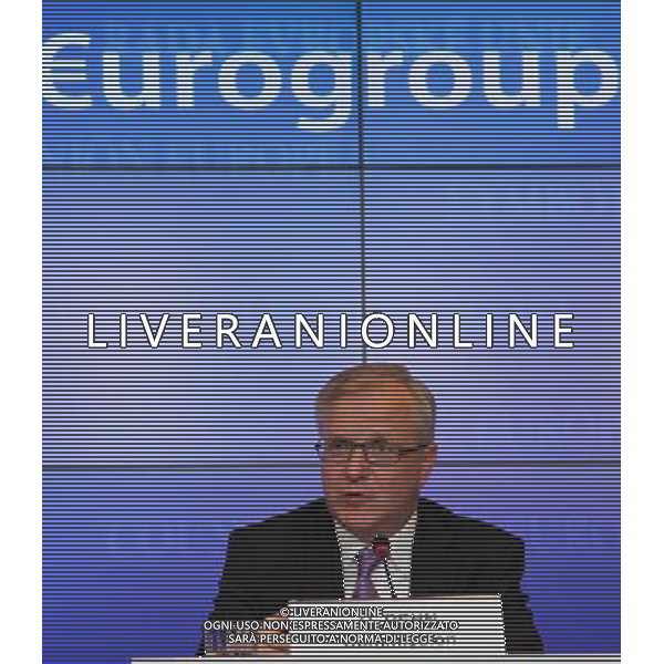 (120621) -- LUXEMBOURG, June 21, 2012 () -- European Economic and Monetary Affairs Commissioner Olli Rehn attends a joint press conference with Luxembourg Prime Minister and Eurogroup President Jean-Claude Juncker (not pictured) and International Monetary Fund (IMF) Managing Director Christine Lagarde (not pictured) after a Eurogroup finance ministers\' meeting in Luxembourg, on June 21, 2012. (/Yan Ting) /PHOTOSHOT/ALDO LIVERANI SAS - ITALY ONLY