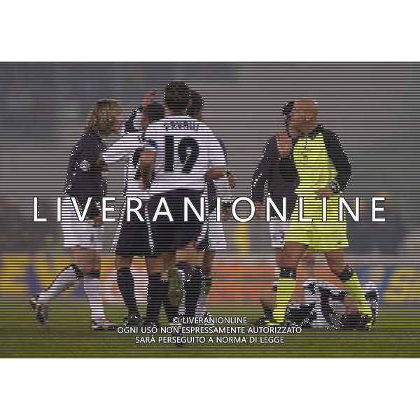 Lazio-juventus Coppa Italia finale andata Tim Cup 17/03/2004 nella foto ammonizione di pavel nedved foto pasquazi/agenzia aldo liverani