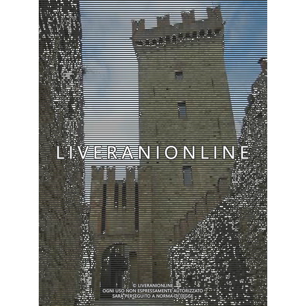 Il castello di Vigoleno  un imponente complesso fortificato della provincia di Piacenza sul confine con quella di Parma, nel comune di Vernasca AG ALDO LIVERANI *** Local Caption *** Il castello di Vigoleno  un imponente complesso fortificato della provincia di Piacenza sul confine con quella di Parma, nel comune di Vernasca
