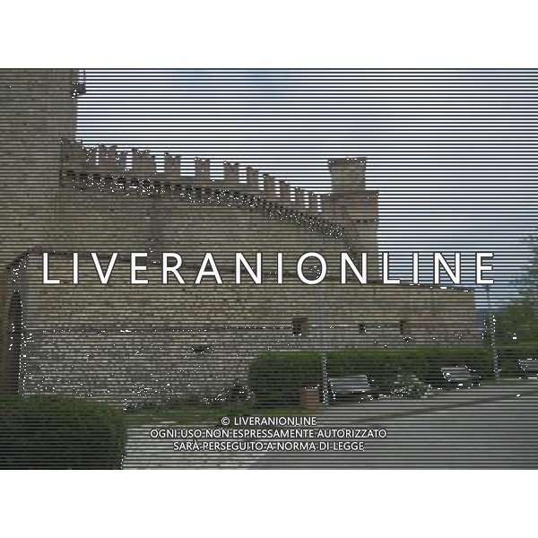 Il castello di Vigoleno  un imponente complesso fortificato della provincia di Piacenza sul confine con quella di Parma, nel comune di Vernasca AG ALDO LIVERANI *** Local Caption *** Il castello di Vigoleno  un imponente complesso fortificato della provincia di Piacenza sul confine con quella di Parma, nel comune di Vernasca