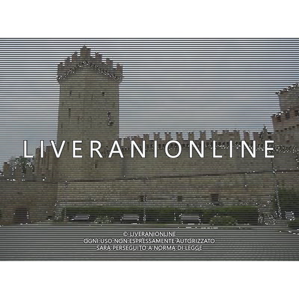 Il castello di Vigoleno  un imponente complesso fortificato della provincia di Piacenza sul confine con quella di Parma, nel comune di Vernasca AG ALDO LIVERANI *** Local Caption *** Il castello di Vigoleno  un imponente complesso fortificato della provincia di Piacenza sul confine con quella di Parma, nel comune di Vernasca