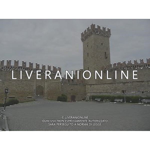 Il castello di Vigoleno  un imponente complesso fortificato della provincia di Piacenza sul confine con quella di Parma, nel comune di Vernasca AG ALDO LIVERANI *** Local Caption *** Il castello di Vigoleno  un imponente complesso fortificato della provincia di Piacenza sul confine con quella di Parma, nel comune di Vernasca