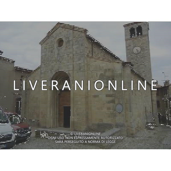 Il castello di Vigoleno  un imponente complesso fortificato della provincia di Piacenza sul confine con quella di Parma, nel comune di Vernasca NELLA FOTO CHIESA PIEVE DI SAN GIORGIO AG ALDO LIVERANI *** Local Caption *** Il castello di Vigoleno  un imponente complesso fortificato della provincia di Piacenza sul confine con quella di Parma, nel comune di Vernasca
