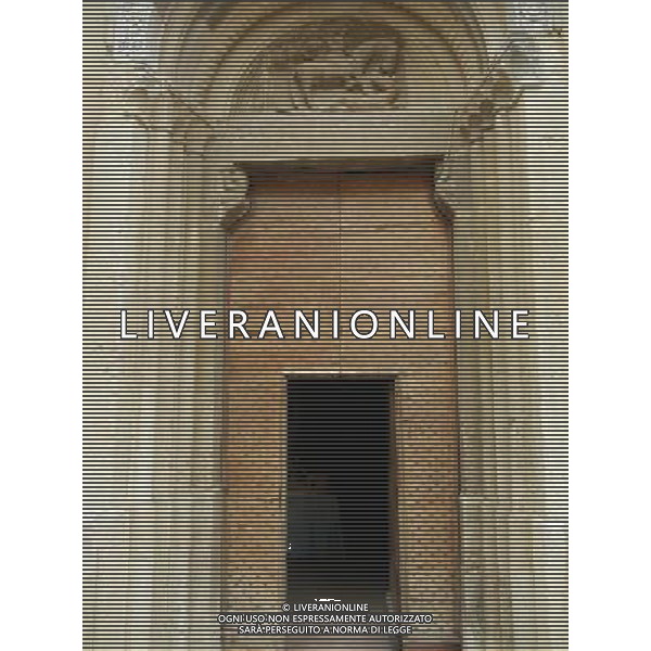 Il castello di Vigoleno  un imponente complesso fortificato della provincia di Piacenza sul confine con quella di Parma, nel comune di Vernasca NELLA FOTO CHIESA PIEVE DI SAN GIORGIO AG ALDO LIVERANI *** Local Caption *** Il castello di Vigoleno  un imponente complesso fortificato della provincia di Piacenza sul confine con quella di Parma, nel comune di Vernasca