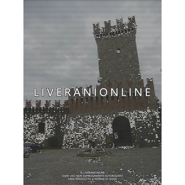 Il castello di Vigoleno  un imponente complesso fortificato della provincia di Piacenza sul confine con quella di Parma, nel comune di Vernasca AG ALDO LIVERANI *** Local Caption *** Il castello di Vigoleno  un imponente complesso fortificato della provincia di Piacenza sul confine con quella di Parma, nel comune di Vernasca