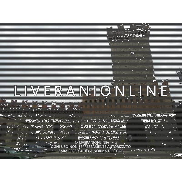 Il castello di Vigoleno  un imponente complesso fortificato della provincia di Piacenza sul confine con quella di Parma, nel comune di Vernasca AG ALDO LIVERANI *** Local Caption *** Il castello di Vigoleno  un imponente complesso fortificato della provincia di Piacenza sul confine con quella di Parma, nel comune di Vernasca