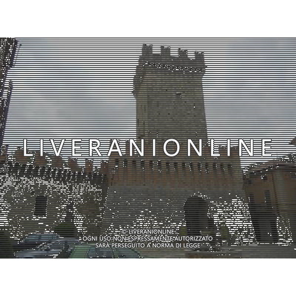 Il castello di Vigoleno  un imponente complesso fortificato della provincia di Piacenza sul confine con quella di Parma, nel comune di Vernasca AG ALDO LIVERANI *** Local Caption *** Il castello di Vigoleno  un imponente complesso fortificato della provincia di Piacenza sul confine con quella di Parma, nel comune di Vernasca