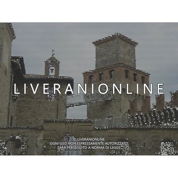 Il castello di Vigoleno  un imponente complesso fortificato della provincia di Piacenza sul confine con quella di Parma, nel comune di Vernasca AG ALDO LIVERANI *** Local Caption *** Il castello di Vigoleno  un imponente complesso fortificato della provincia di Piacenza sul confine con quella di Parma, nel comune di Vernasca