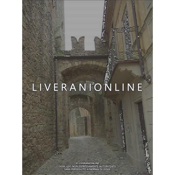 Il castello di Vigoleno  un imponente complesso fortificato della provincia di Piacenza sul confine con quella di Parma, nel comune di Vernasca AG ALDO LIVERANI *** Local Caption *** Il castello di Vigoleno  un imponente complesso fortificato della provincia di Piacenza sul confine con quella di Parma, nel comune di Vernasca