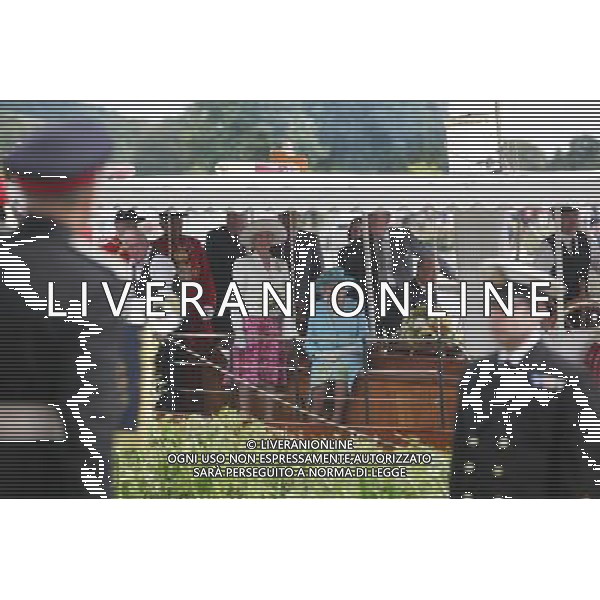 THE QUEEN AND PRINCE PHILIP ATTEND THE THREE COUNTIES DIAMOND JUBILEE RIVER PAGEANT AT THE HENLEY BUSINESS COLLEGE, NEAR HAMBLEDON, HENLEY ON THAMES, BUCKS. THE QUEEN AND PRINCE PHILIP ARRIVE ON THE BOAT ALASKA /PHOTOSHOT/ ALDO LIVERANI SAS - ITALY ONLY -