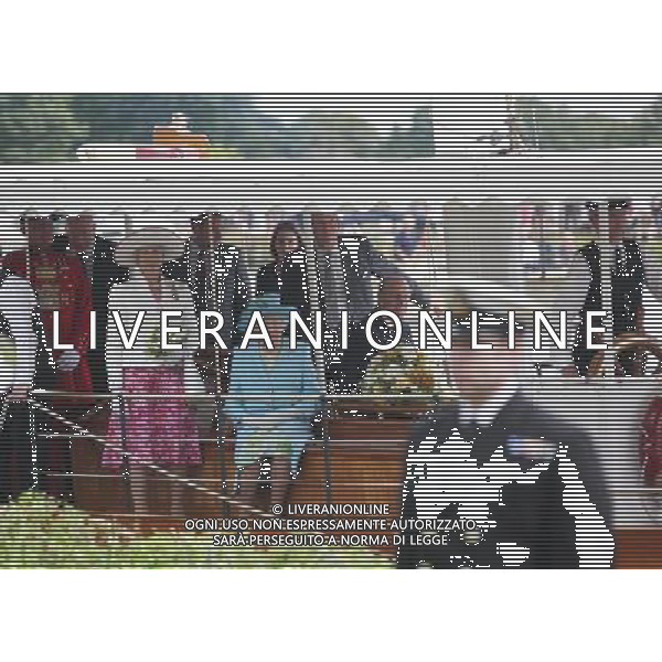 THE QUEEN AND PRINCE PHILIP ATTEND THE THREE COUNTIES DIAMOND JUBILEE RIVER PAGEANT AT THE HENLEY BUSINESS COLLEGE, NEAR HAMBLEDON, HENLEY ON THAMES, BUCKS. THE QUEEN AND PRINCE PHILIP ARRIVE ON THE BOAT ALASKA /PHOTOSHOT/ ALDO LIVERANI SAS - ITALY ONLY -