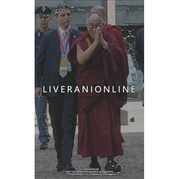 MILANO 26/6/2012 ARRIVO DEL DALAI LAMA A PALAZZO MARINO FOTO ROMANO/AG ALDO LIVERANI