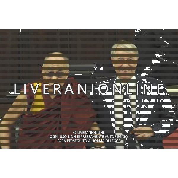 MILANO 26/6/2012 ARRIVO DEL DALAI LAMA A PALAZZO MARINO FOTO ROMANO/AG ALDO LIVERANI