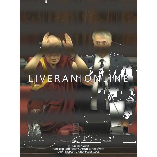 MILANO 26/6/2012 ARRIVO DEL DALAI LAMA A PALAZZO MARINO FOTO ROMANO/AG ALDO LIVERANI