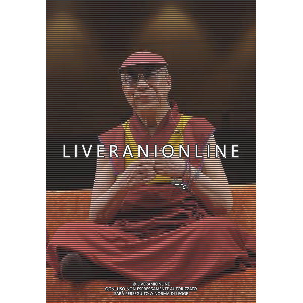 MILANO 26/6/2012 IL DALAI LAMA INCONTRA I GIOVANI AL TEATRO DAL VERME FOTO ROMANO/AG ALDO LIVERANI
