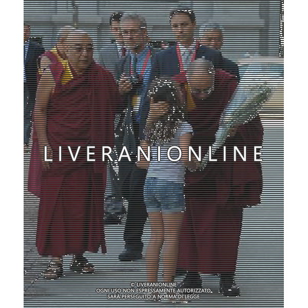 MILANO 26/6/2012 ARRIVO DEL DALAI LAMA A PALAZZO MARINO FOTO ROMANO/AG ALDO LIVERANI