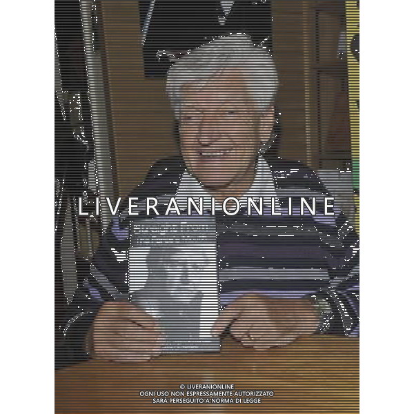 Dave Prowse MBE at Coles Books Crown Walk Bicester signing his new book Straight From The Forces\'s Mouth - ©photoshot/AGENZIA ALDO LIVERANI SAS - ITALY ONLY - EDITORIAL USE ONLY