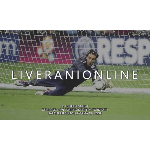 WARSZAWA STADION NARODOWY 27.06.2012 EURO 2012 PILKA NOZNA TRENING WLOCHY NZ GIANLUIGI BUFFON FOT MICHAL NOWAK / NEWSPIX.PL WARSAW NATIONAL STADIUM 27.06.2012 EURO 2012 TRAINING SESSION ITALY ITALIA GIANLUIGI BUFFON MICHAL NOWAK / NEWSPIX.PL --- Newspix.pl /Agenzia Aldo Liverani Sas - ITALY ONLY - Allenamento Italia Campionati Europei UEFA 2012 Polonia/Ucraina Semifinale Varsavia (Polonia) - 27.06.2012 *** Local Caption *** www.newspix.pl mail us: info@newspix.pl call us: 0048 022 23 22 222 --- Polish Picture Agency by Ringier Axel Springer Poland