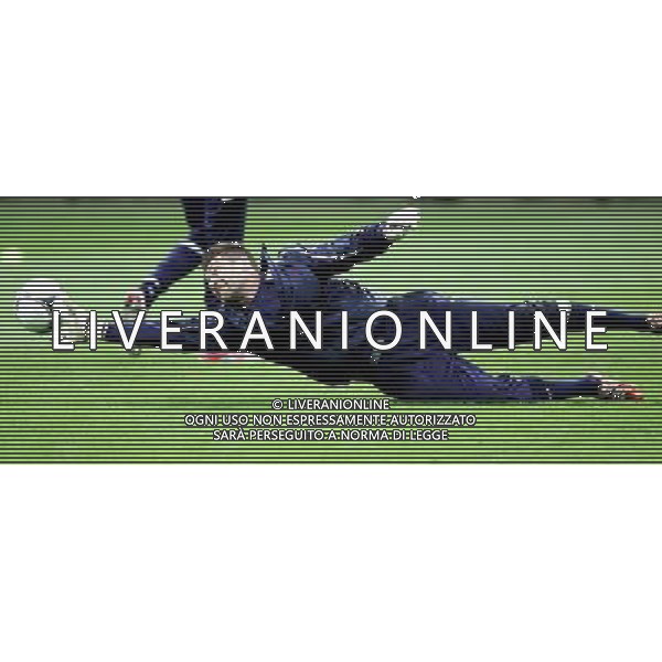 WARSZAWA STADION NARODOWY 27.06.2012 EURO 2012 PILKA NOZNA TRENING WLOCHY NZ MORGAN DE SANCTIS FOT MICHAL NOWAK / NEWSPIX.PL WARSAW NATIONAL STADIUM 27.06.2012 EURO 2012 TRAINING SESSION ITALY ITALIA MORGAN DE SANCTIS MICHAL NOWAK / NEWSPIX.PL --- Newspix.pl /Agenzia Aldo Liverani Sas - ITALY ONLY - Allenamento Italia Campionati Europei UEFA 2012 Polonia/Ucraina Semifinale Varsavia (Polonia) - 27.06.2012 *** Local Caption *** www.newspix.pl mail us: info@newspix.pl call us: 0048 022 23 22 222 --- Polish Picture Agency by Ringier Axel Springer Poland