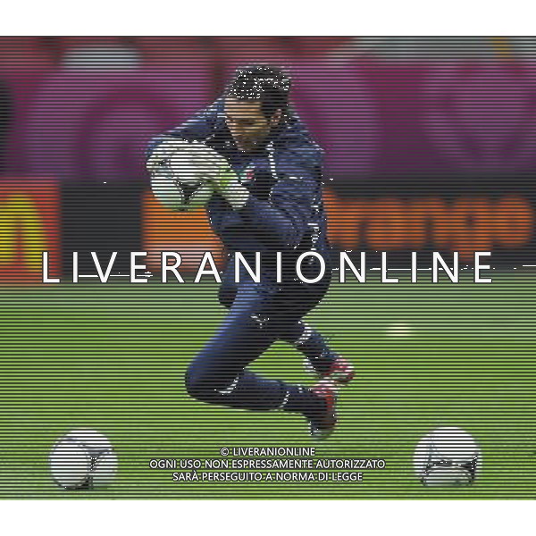 27.06.2012 WARSZAWA PILKA NOZNA KADRA REPREZENTACJA MISTRZOSTWA EUROPY W PILCE NOZNEJ EURO2012 POLSKA I UKRAINA FOOTBALL EUROPEAN CHAMPIONSHIPS UEFA EURO 2012 POLAND AND UKRAINE TRENING PRZED SPOTKANIEM NIEMCY - WLOCHY (TRAINING SESION BEFORE GERMANY VS. ITALY) TRENING REPREZENTACJI WLOCH N/Z GIANLUIGI BUFFON FOT LUKASZ LASKOWSKI / PRESSFOCUS NEWSPIXPL --- Newspix.pl /Agenzia Aldo Liverani Sas - ITALY ONLY - Allenamento Italia Campionati Europei UEFA 2012 Polonia/Ucraina Semifinale Varsavia (Polonia) - 27.06.2012 *** Local Caption *** www.newspix.pl mail us: info@newspix.pl call us: 0048 022 23 22 222 --- Polish Picture Agency by Ringier Axel Springer Poland