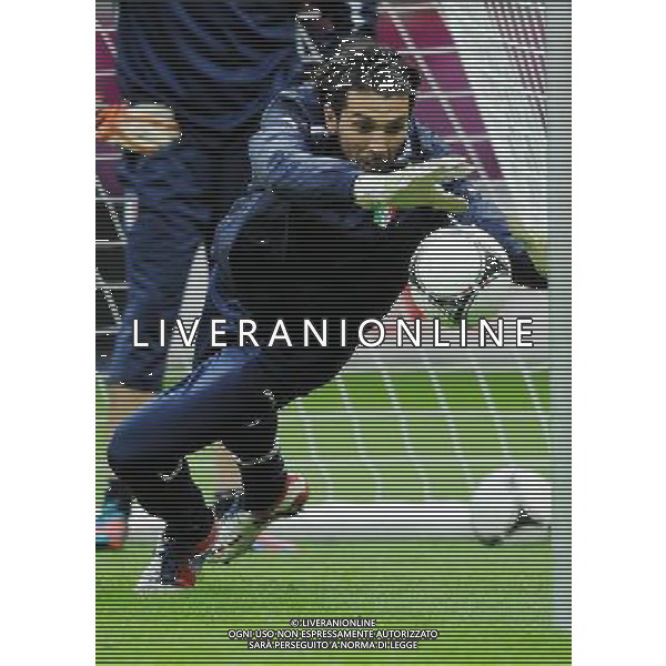 27.06.2012 WARSZAWA PILKA NOZNA KADRA REPREZENTACJA MISTRZOSTWA EUROPY W PILCE NOZNEJ EURO2012 POLSKA I UKRAINA FOOTBALL EUROPEAN CHAMPIONSHIPS UEFA EURO 2012 POLAND AND UKRAINE TRENING PRZED SPOTKANIEM NIEMCY - WLOCHY (TRAINING SESION BEFORE GERMANY VS. ITALY) TRENING REPREZENTACJI WLOCH N/Z GIANLUIGI BUFFON FOT LUKASZ LASKOWSKI / PRESSFOCUS NEWSPIXPL --- Newspix.pl /Agenzia Aldo Liverani Sas - ITALY ONLY - Allenamento Italia Campionati Europei UEFA 2012 Polonia/Ucraina Semifinale Varsavia (Polonia) - 27.06.2012 *** Local Caption *** www.newspix.pl mail us: info@newspix.pl call us: 0048 022 23 22 222 --- Polish Picture Agency by Ringier Axel Springer Poland