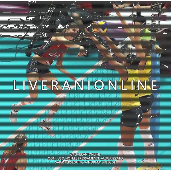 (120627) -- NINGBO, June 27, 2012 () -- Richards (L) of the U.S. spikes the ball during the volleyball match against Brazil at the women\'s World Grand Prix in Ningbo, east China\'s Zhejiang Province, June 27, 2012. The U.S. won 3-2. (/Xu Yu) (bxf) ©PHOTOSHOT/AG ALDO LIVERANI SAS - ITALY ONLY - 
