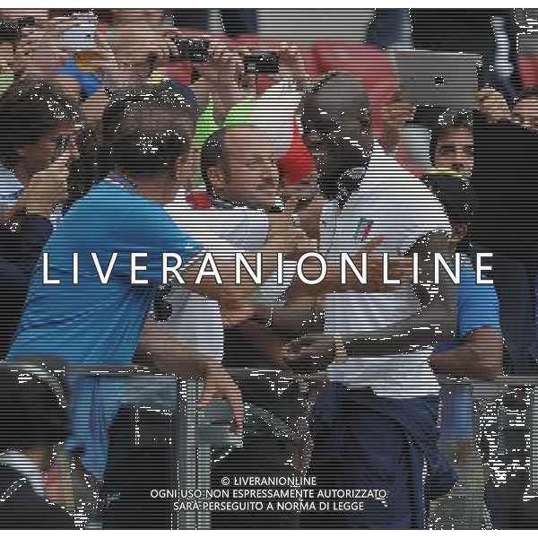 Campionati Europei UEFA 2012 Polonia/Ucraina Semifinale Varsavia (Polonia) - 28.06.2012 Germania-Italia Nella Foto:balotelli saluta i suoi tifosi /Ph.Vitez-Ag. Aldo Liverani