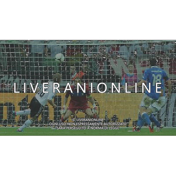 Campionati Europei UEFA 2012 Polonia/Ucraina Semifinale Varsavia (Polonia) - 28.06.2012 Germania-Italia Nella Foto:occasione lahm /Ph.Vitez-Ag. Aldo Liverani