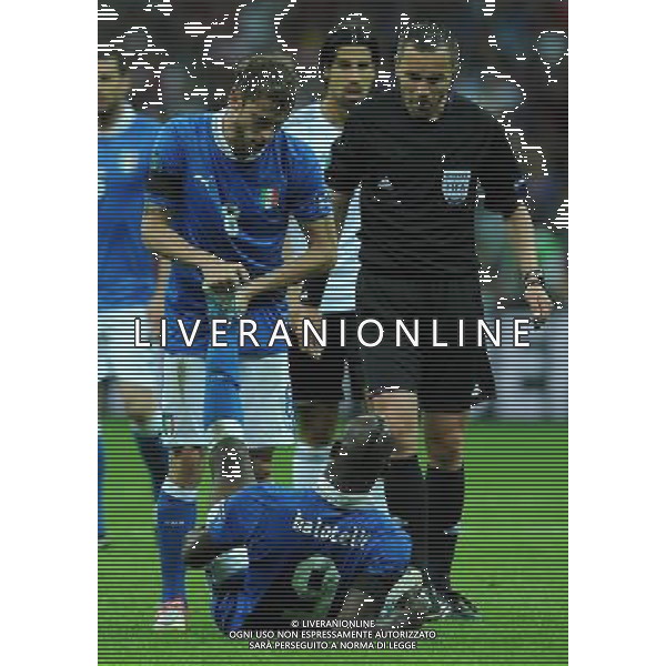 Campionati Europei UEFA 2012 Polonia/Ucraina Semifinale Varsavia (Polonia) - 28.06.2012 Germania-Italia Nella Foto:balotelli infortunato /Ph.Vitez-Ag. Aldo Liverani