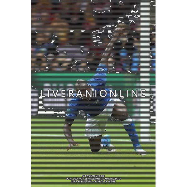 28.06.2012 - Gdansk , Poland . UEFA EURO 2012 . Mecz 1/2 Finalu Niemcy - Wlochy / match Germany - Italy / fussballspiell Deutschland - Italien . n/z. gol bramka goal tor 0:1 Mario Balotelli radosc . Fot. Tomasz Wantula / EDYTOR.net --- Newspix.pl EUROPEI 2012 GERMANIA ITALIA AG ALDO LIVERANI SAS - ITALY ONLY - *** Local Caption *** www.newspix.pl mail us: info@newspix.pl call us: 0048 022 23 22 222 --- Polish Picture Agency by Ringier Axel Springer Poland
