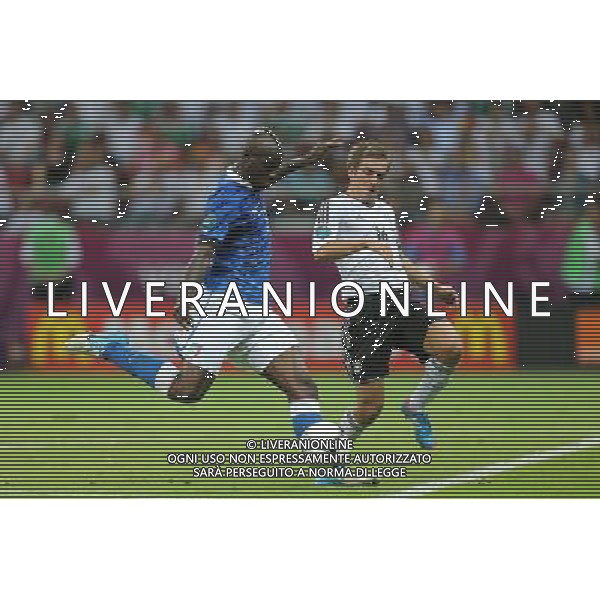 28.06.2012 - Gdansk , Poland . UEFA EURO 2012 . Mecz 1/2 Finalu Niemcy - Wlochy / match Germany - Italy / fussballspiell Deutschland - Italien . n/z. gol bramka goal tor 0:2 Mario Balotelli radosc . Fot. Tomasz Wantula / EDYTOR.net --- Newspix.pl EUROPEI 2012 GERMANIA ITALIA AG ALDO LIVERANI SAS - ITALY ONLY - *** Local Caption *** www.newspix.pl mail us: info@newspix.pl call us: 0048 022 23 22 222 --- Polish Picture Agency by Ringier Axel Springer Poland