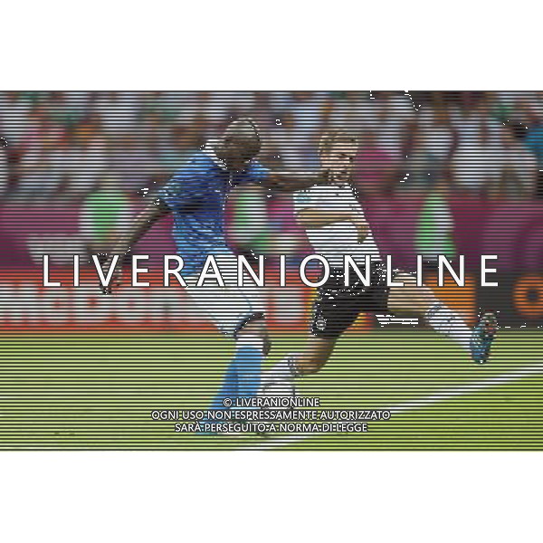 28.06.2012 - Gdansk , Poland . UEFA EURO 2012 . Mecz 1/2 Finalu Niemcy - Wlochy / match Germany - Italy / fussballspiell Deutschland - Italien . n/z. gol bramka goal tor 0:2 Mario Balotelli radosc . Fot. Tomasz Wantula / EDYTOR.net --- Newspix.pl EUROPEI 2012 GERMANIA ITALIA AG ALDO LIVERANI SAS - ITALY ONLY - *** Local Caption *** www.newspix.pl mail us: info@newspix.pl call us: 0048 022 23 22 222 --- Polish Picture Agency by Ringier Axel Springer Poland