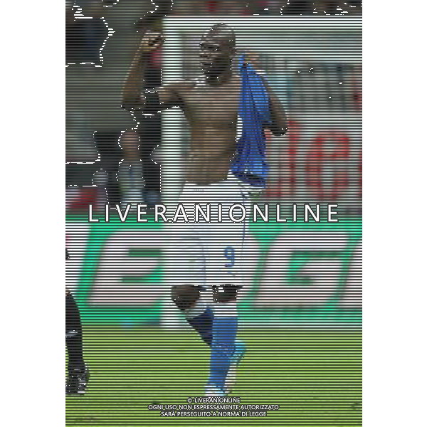 WARSZAWA 28/06/2012 STADION NARODOWY 2012 PILKA NOZNA EURO 2012 POLFINAL MECZ NIEMCY WLOCHY WARSAW NATIONAL STADIUM FOOTBALL EURO 2012 SEMI FINAL MATCH GERMANY ITALY N/Z (L) MARIO BALOTELLI RADOSC FOTO KAMIL KRASZEWSKI APPA --- Newspix.pl EUROPEI 2012 GERMANIA ITALIA AG ALDO LIVERANI SAS - ITALY ONLY - *** Local Caption *** www.newspix.pl mail us: info@newspix.pl call us: 0048 022 23 22 222 --- Polish Picture Agency by Ringier Axel Springer Poland