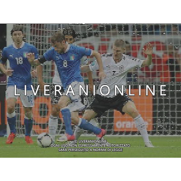 WARSZAWA 28/06/2012 STADION NARODOWY 2012 PILKA NOZNA EURO 2012 POLFINAL MECZ NIEMCY WLOCHY WARSAW NATIONAL STADIUM FOOTBALL EURO 2012 SEMI FINAL MATCH GERMANY ITALY N/Z (L) CLAUDIO MARCISIO BASTIAN ACHWAEINSTEIGER FOTO KAMIL KRASZEWSKI APPA --- Newspix.pl EUROPEI 2012 GERMANIA ITALIA AG ALDO LIVERANI SAS - ITALY ONLY - *** Local Caption *** www.newspix.pl mail us: info@newspix.pl call us: 0048 022 23 22 222 --- Polish Picture Agency by Ringier Axel Springer Poland