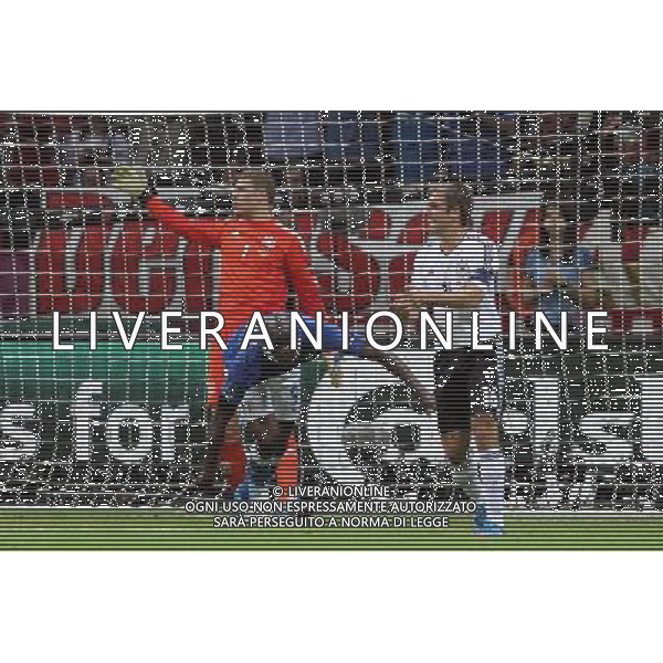 28.06.2012 WARSZAWA - STADION NARODOWY ( WARSZAWA POLAND NATIONAL STADIUM) PILKA NOZNA (FOOTBALL ) MISTRZOSTWA EUROPY W PILCE NOZNEJ UEFA EURO 2012 ( EUROPEAN CHAMPIONSHIPS UEFA EURO 2012 ) POLFINAL ( SEMI-FINALS ) MECZ NIEMCY - WLOCHY ( GAME GERMANY - ITALY ) NZ MANUEL NEUER (L) MARIO BALOTELLI (S) , PHILLIP LAHM (P) STRZAL BRAMKA GOL RADOSC FOTO JAKUB PIASECKI/CYFRASPORT --- Newspix.pl EUROPEI 2012 GERMANIA ITALIA AG ALDO LIVERANI SAS - ITALY ONLY - *** Local Caption *** www.newspix.pl mail us: info@newspix.pl call us: 0048 022 23 22 222 --- Polish Picture Agency by Ringier Axel Springer Poland