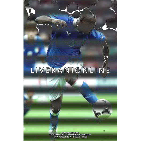 28.06.2012 WARSZAWA - STADION NARODOWY ( WARSZAWA POLAND NATIONAL STADIUM) PILKA NOZNA (FOOTBALL ) MISTRZOSTWA EUROPY W PILCE NOZNEJ UEFA EURO 2012 ( EUROPEAN CHAMPIONSHIPS UEFA EURO 2012 ) POLFINAL ( SEMI-FINALS ) MECZ NIEMCY - WLOCHY ( GAME GERMANY - ITALY ) NZ MARIO BALOTELLI FOTO LUKASZ GROCHALA/CYFRASPORT --- Newspix.pl EUROPEI 2012 GERMANIA ITALIA AG ALDO LIVERANI SAS - ITALY ONLY - *** Local Caption *** www.newspix.pl mail us: info@newspix.pl call us: 0048 022 23 22 222 --- Polish Picture Agency by Ringier Axel Springer Poland