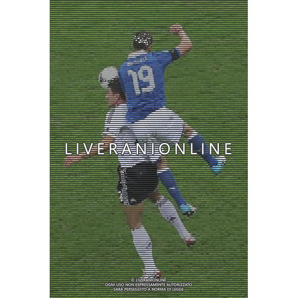 28.06.2012 WARSZAWA - STADION NARODOWY ( WARSZAWA POLAND NATIONAL STADIUM) PILKA NOZNA (FOOTBALL ) MISTRZOSTWA EUROPY W PILCE NOZNEJ UEFA EURO 2012 ( EUROPEAN CHAMPIONSHIPS UEFA EURO 2012 ) POLFINAL ( SEMI-FINALS ) MECZ NIEMCY - WLOCHY ( GAME GERMANY - ITALY ) NZ MARIO GOMEZ (L) LEONARDO BONUCCI (P) FOTO MATEUSZ TRZUSKOWSKI/CYFRASPORT --- Newspix.pl EUROPEI 2012 GERMANIA ITALIA AG ALDO LIVERANI SAS - ITALY ONLY - *** Local Caption *** www.newspix.pl mail us: info@newspix.pl call us: 0048 022 23 22 222 --- Polish Picture Agency by Ringier Axel Springer Poland