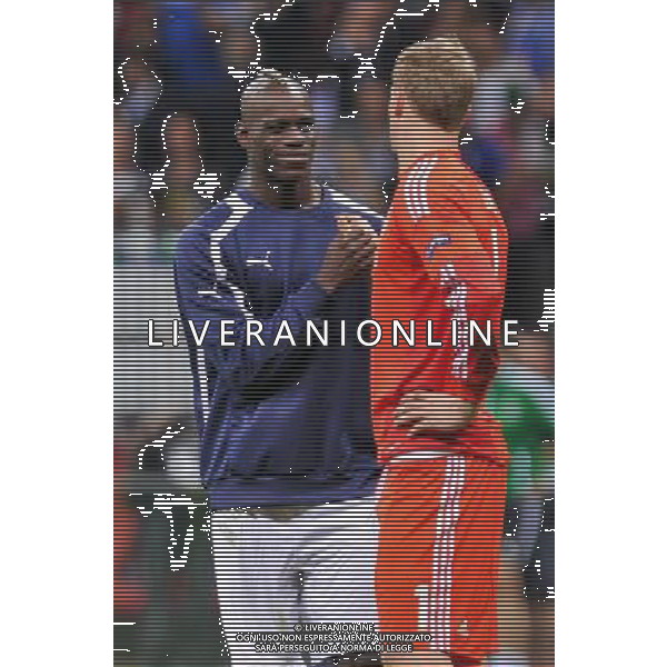 28.06.2012 WARSZAWA (WARSAW) STADION NARODOWY (THE NATIONAL STADIUM) PILKA NOZNA (SOCCER) MISTRZOSTWA EURO 2012 POLSKA UKRAINA (UEFA EURO 2012 POLAND UKRAINE) POLFINAL (SEMIFINAL) MECZ NIEMCY - WLOCHY (GERMANY - ITALY DEUTSCHLAND - ITALY) N/Z MARIO BALOTELLI MANUEL NEUER GRATULACJE USCISK DLONI FOT RAFAL OLEKSIEWICZ / PRESSFOCUS NEWSPIXPL --- Newspix.pl EUROPEI 2012 GERMANIA ITALIA AG ALDO LIVERANI SAS - ITALY ONLY - *** Local Caption *** www.newspix.pl mail us: info@newspix.pl call us: 0048 022 23 22 222 --- Polish Picture Agency by Ringier Axel Springer Poland